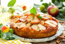 Запашний яблучний бісквіт рецептом бісквітного пирога з яблуками