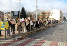 У Вінниці недільним ранком пройшла мирна акція за звільнення полонених Азовсталі