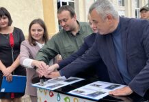 «Героїчні професії. Залізні люди»: На Залізничному вокзалі Вінниці погасили марку Героїчні професії. Залізні люди