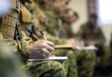 В Україні продовжили воєнний стан та загальну мобілізацію подовжити воєнний стан