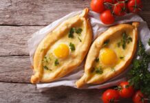 Соковите хачапурі по-аджарськи: рецепт з блокнота грузинської господині хачапурі по-аджарськи