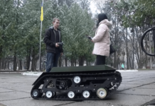 Студент-інноватор з Вінниці створив бойового робота Escadron, який здатен підняти 200 кг керовану платформу Escadron