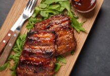 Свинячі реберця запечені з соусом ідеальна страва на п’ятницю Свинячі реберця запечені з медом