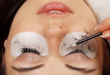 Як безпечно зняти нарощені вії вдома