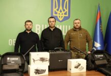 Для нацгвардійців з Вінниччини придбали дрони та засоби протидії БпЛА Начальник Вінницької ОВА Сергій Борзов та меценат Андрій Домбровський передали нацгвардійцям 14 штурмової бригади "Червона калина" дрони
