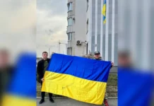 Валерій Залужний передав вінничанам символ незалежності