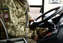 Оборонцям передали автобус для виконання бойових завдань