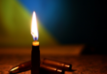 Вінничани сьогодні прощаються з захисниками Володимиром Полтараковим та Тарасом Адамчуком