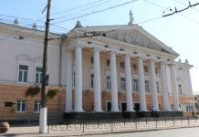 Юних вінничан запрошують на екскурсію “Маленький шанувальник Великого театру”