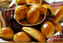 Бюджетний рецепт пиріжків з рисом, яйцем та сиром пиріжки з рисом