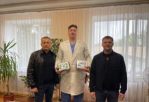 Кудлаєнко передав військовим лікарям хірургічне обладнання