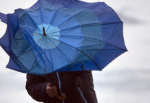 Гроза та сильні вітри: На Вінниччину насувається негода