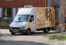 РЕБ, двигун до УАЗ, генератори та смаколики: Чергову допомогу військовим зібрали у Могилів – Подільському