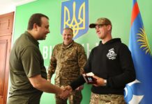 Військового з Вінниччини нагородили медаллю «За військову службу Україні»