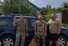 Вінничани передали автівку мінометникам 123-ї окремої бригади ТРО