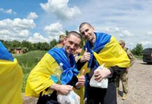 Трьох захисників з Вінниччини повернули під час обміну полоненими. Відео