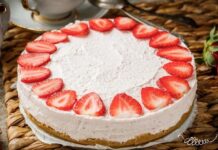 Швидко та смачно: Чизкейк з полуницею без випікання