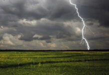 На Вінниччину сунуть гроза та град