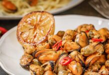 Розкішна вечеря на двох: Смажені мідії з лимонним акцентом