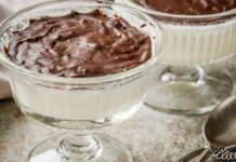 Ніжний десерт: молочне желе з шоколадною скоринкою