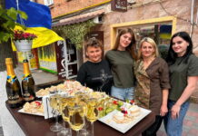 У Жмеринці подружжя військових відкрило патріотичне кафе