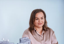 У Вінниці відбулась презентація книги Світлани Пенькової «Українські колібрі»