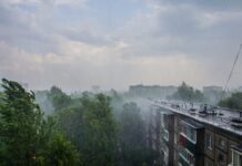 Жовтий рівень небезпеки: У Вінниці прогнозують грозу і сильний дощ