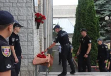 На Вінниччині на честь розстріляного поліціянта відкрили меморіальну дошку