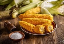 Як приготувати гарячу кукурудзу з сиром
