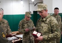 Воїнів з Вінниці нагородили орденами і відзнаками за службу Україні