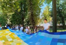 Жителі Вінниччини долучилися до всеукраїнської акції “Нитка єднання”