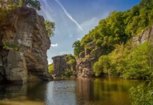 Вінничан запрошують провести останній день літа серед краси Буцького каньйону на захопливу мандрівку до Буцького каньйону