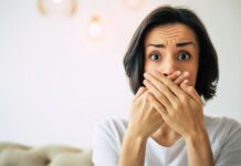 Що може викликати гіркоту в роті? 9 основних причин