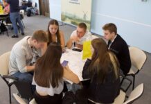 МХП інвестує в молодь: учасники ZooVet Hackathon відвідали Вінницьку птахофабрику