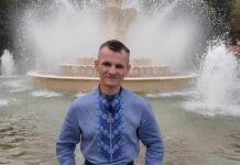 Вінничанин Валерій Гаврилюк є солістом одразу трьох музичних колективів