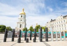 У середмісті Вінниці відкриють виставку «86 днів Оборони Маріуполя»