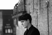 Alex Pian зіграє у Вінниці: незабутній концерт «Музика при свічках»