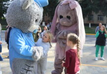 Дитячий майданчик з м’яким покриттям відкрили після реконструкції в Іллінцях