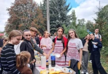 Школярі вінницького ліцею №29 зібрали понад 216 тисяч гривень на підтримку ЗСУ