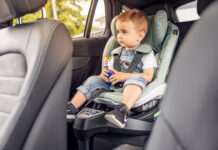 Як обрати безпечне автокрісло: поради вінницького інструктора