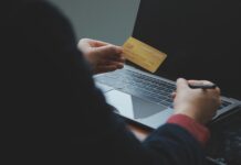 Податківці Вінниччини застерігають від небезпеки “легкого” заробітку дропів і грошових мулів ГУ ДПС у Вінницькій області