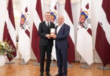 Президент Латвії вручив Хрест Визнання Почесному консулу з Вінниці