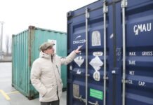 Вінницький порт відправив перший вантаж до Одеси