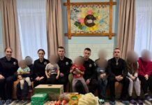 Вінницькі поліцейські та курсанти ХНУВС відвідали будинок де живуть постраждалі від сімейного насильства