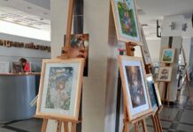 Великдень очима дітей: у холі міськради відкрили виставку дитячих робіт
