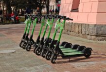 У Вінниці закликають Уряд врегулювати рух електросамокатів на законодавчому рівні