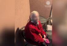 Загубилась і не пам’ятала, де живе: у Вінниці патрульні врятували літню жінку