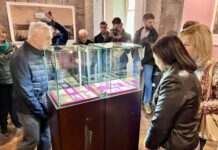 «Із висот століть»: у Вежі Артинова відкрилась виставка історичних фото головного символу Вінниці