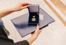 Верховна Рада оголосила прийом заявок на премію для активної молоді