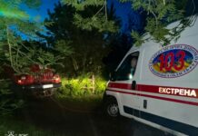 На Вінниччині рятувальники допомогли «екстренці», що застрягла на ґрунтовій дорозі